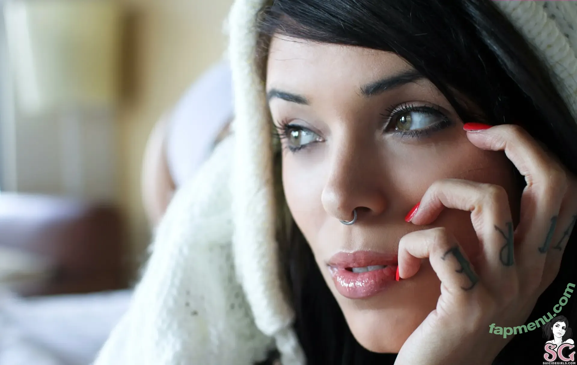 Arabella nude photo #0276 (arabellachi / arabelleraphael / witchbella)