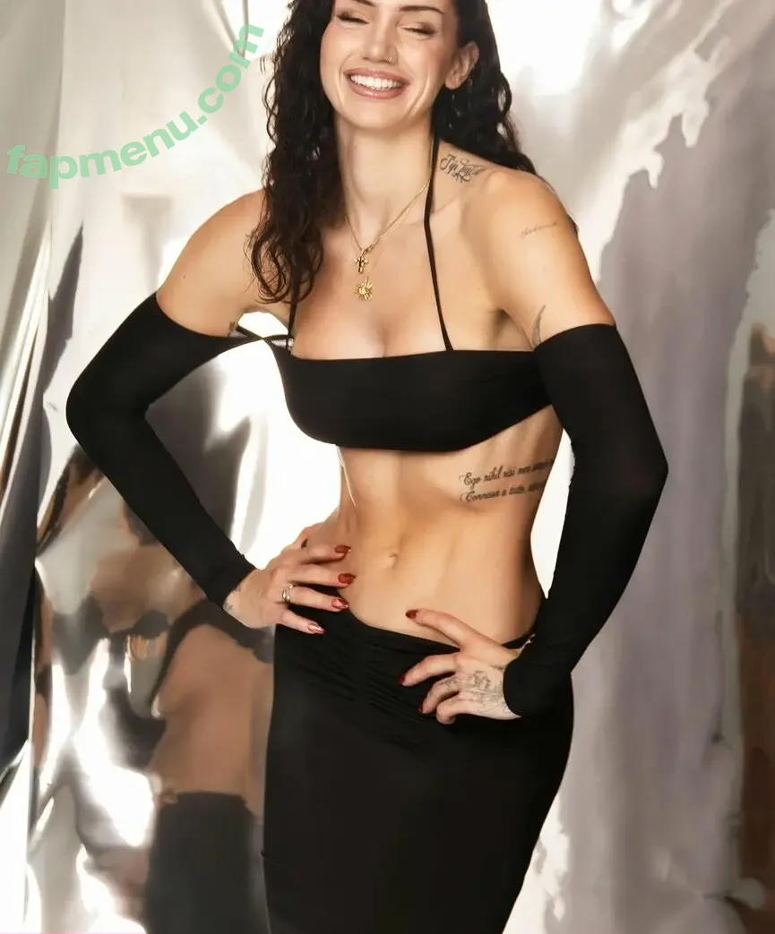 ARIA VINCE nude photo #0004 (ariavincefitness)