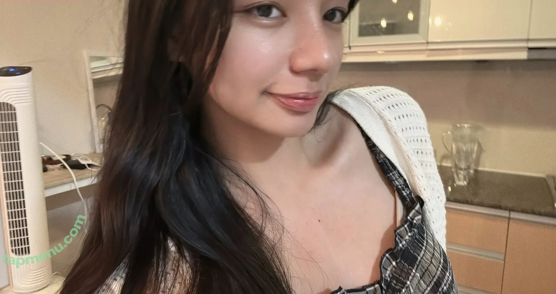 ariahisu nude photo #0003 (kirahisuki / lmgrvedoll)