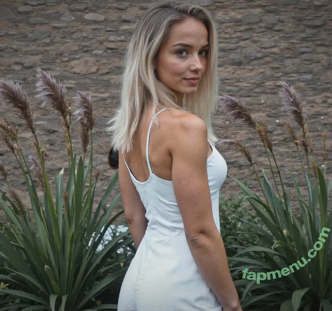 Ariana Artai nude photo #0015 (ariannaarturii)