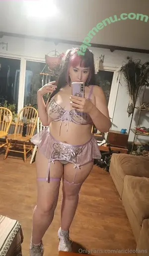 aricleofans / arianaadeleon nude photo #0007