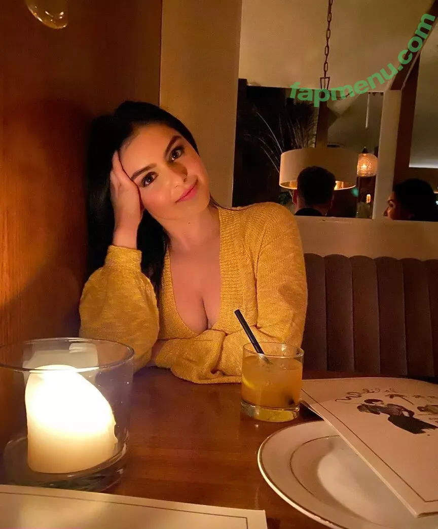 Ariel Winter nude photo #2043 (arielwinter)