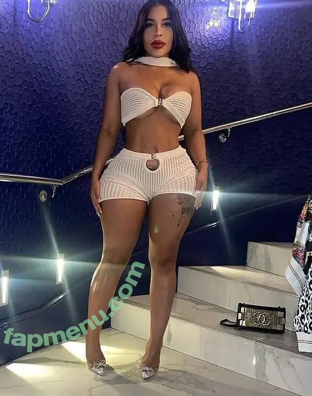 Ariela Langosta nude photo #0001 (Ariela Langosta)