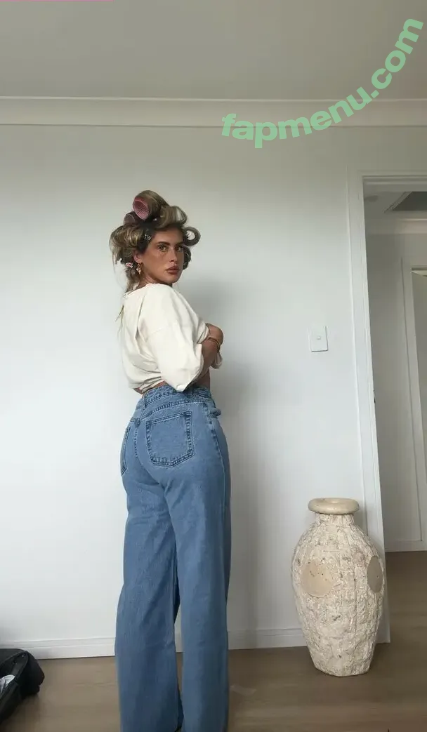 ariellanyssa nude photo #0009 (ariellanyssa)