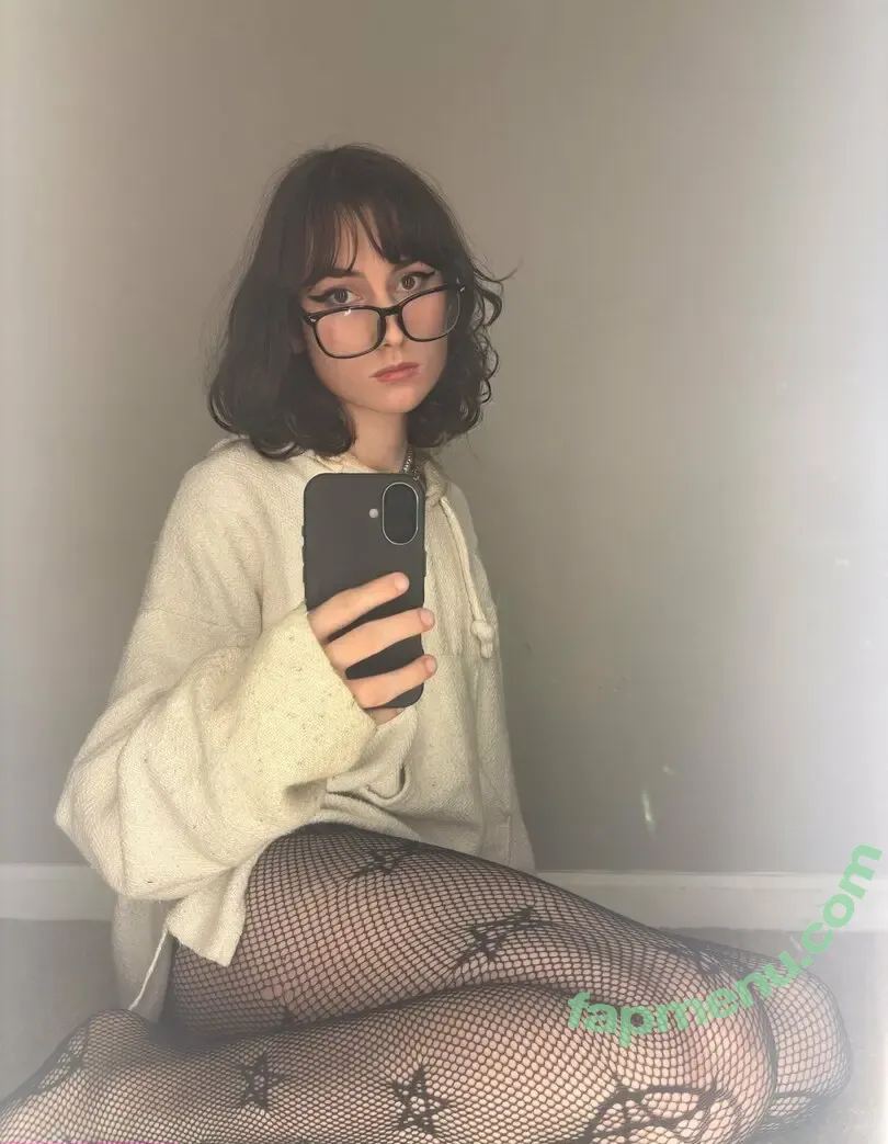 arikaritv nude photo #0028 (arikaritv)