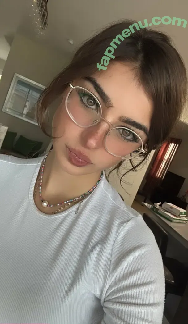 Aruuu nude photo #1301 ( / DeputyARUUU / malachitexd)