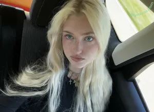 Aryanfemcel nude photo #0002