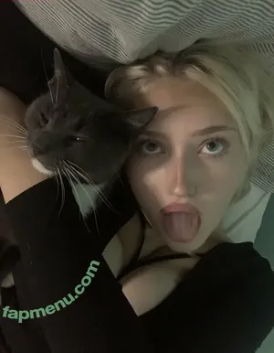 Aryanfemcel nude photo #0006