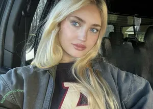 Aryanfemcel nude photo #0015