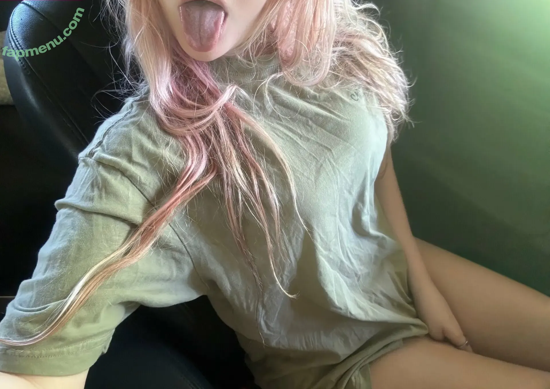 Aryanfemcel nude photo #0020 (Aryanfemcel)