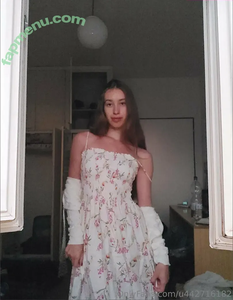 aryayarol nude photo #0003 (araaiol)