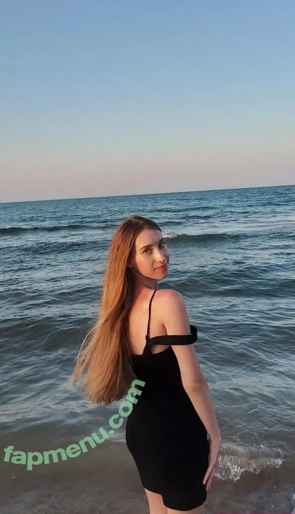 aryayarol nude photo #0012 (araaiol)