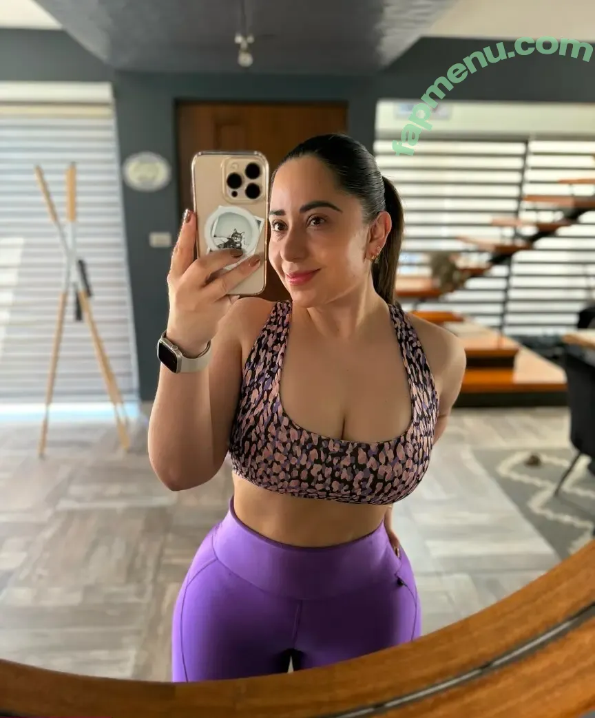 Arzit Aguilar nude photo #0002 (arzit.aguilar / onlyonly222)