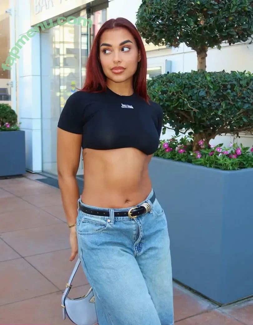 Ashley Nicole Moss nude photo #0021 (ashnicolemoss)