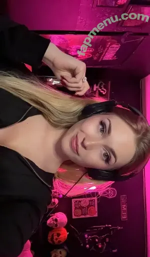 ashtonbirdie nude photo #0032