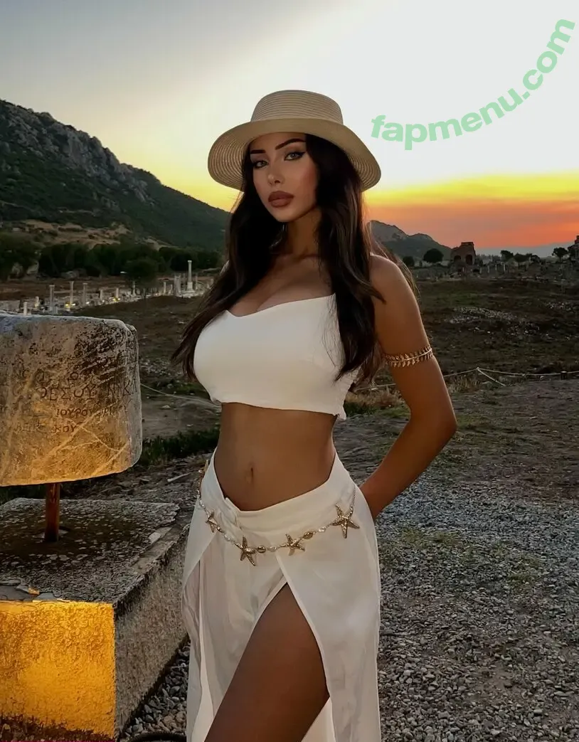 aslihel nude photo #0052 (aslihel)
