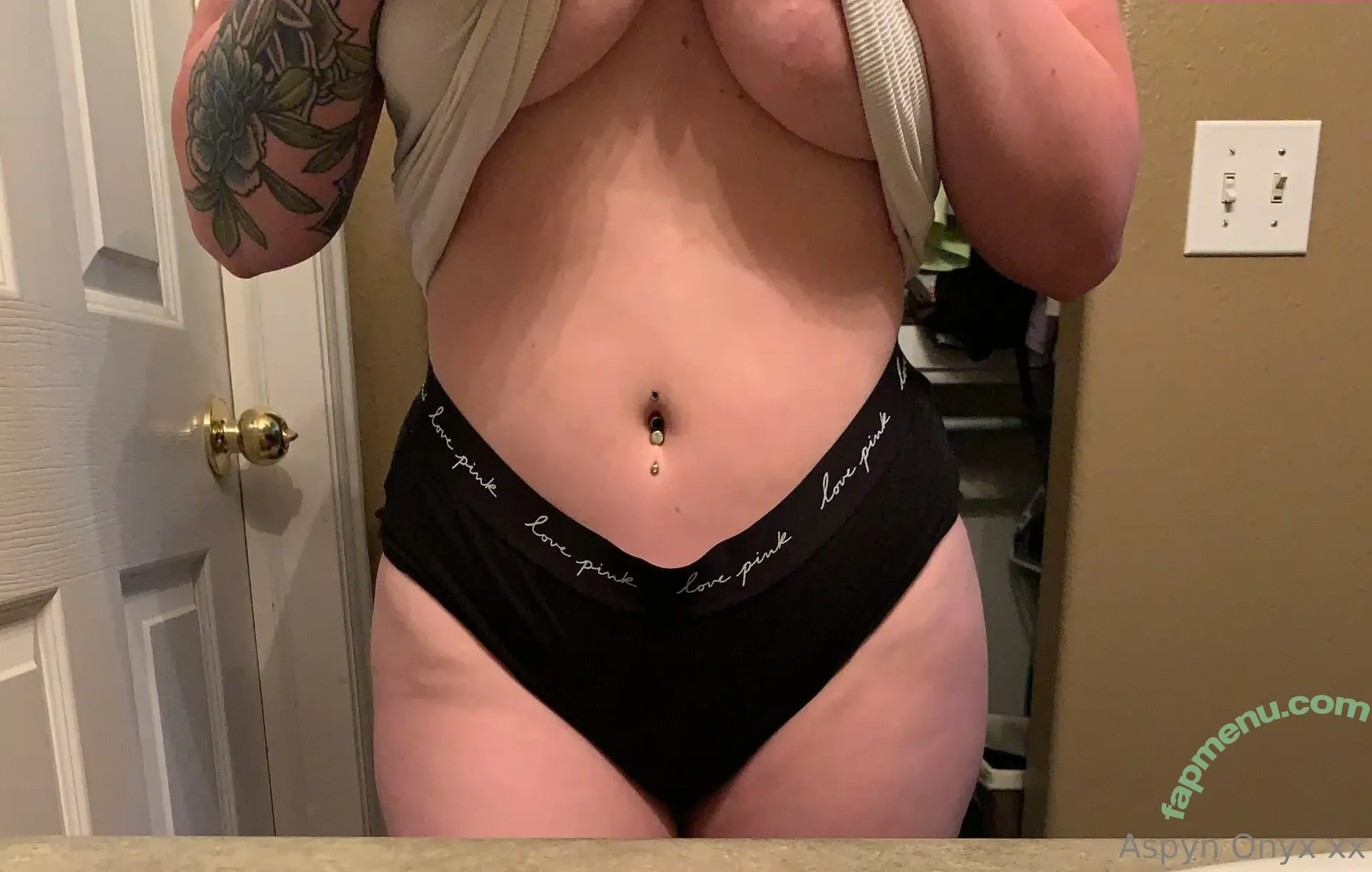 aspyn_onyx nude photo #0022 (aspynovard)