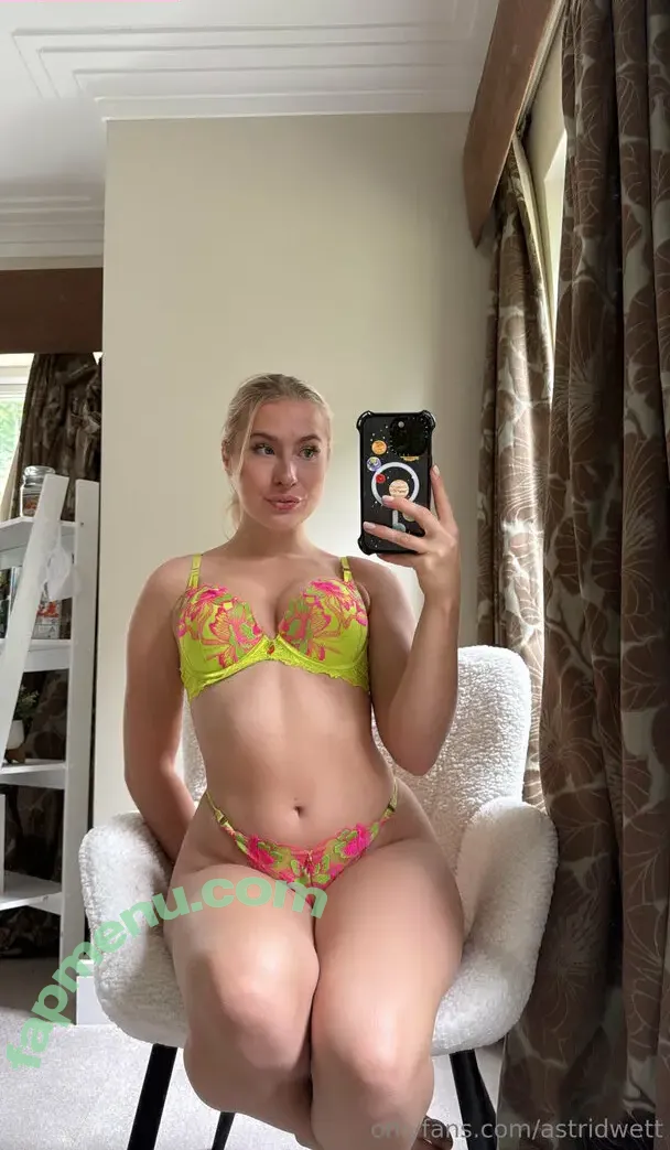 astridwett nude photo #0030 (wettastrid)
