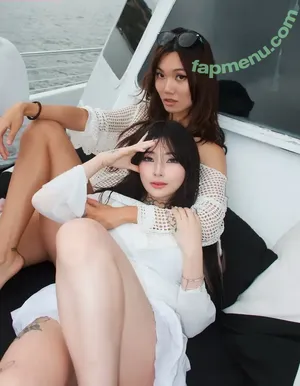  nude photo #0001