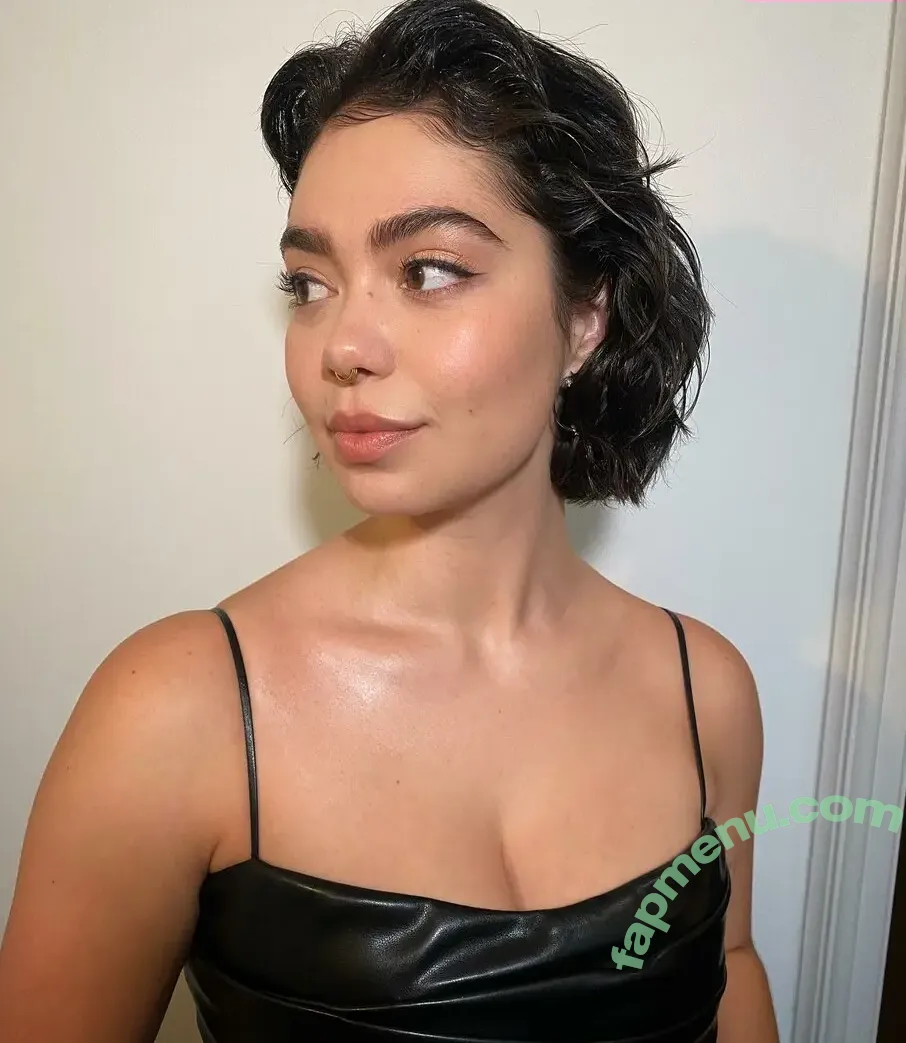 Aulii Cravalho nude photo #0229 (AuliiCravalho / Auli’i Cravalho)
