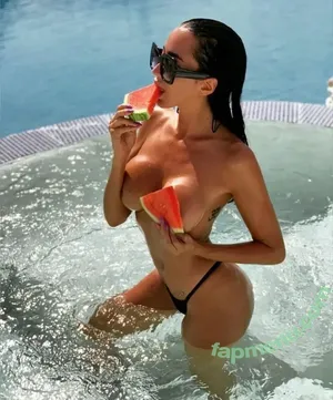  nude photo #0001
