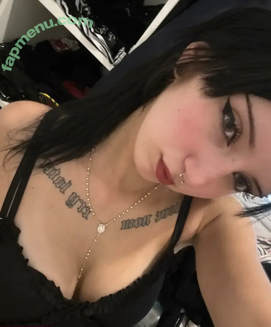 aureliagoth nude photo #0019 (Aurelia.kisses / snugglewithaurelia)