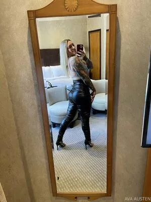 ava_austen / Ava Austen / Manyvids / mrs_austen nude photo #0018