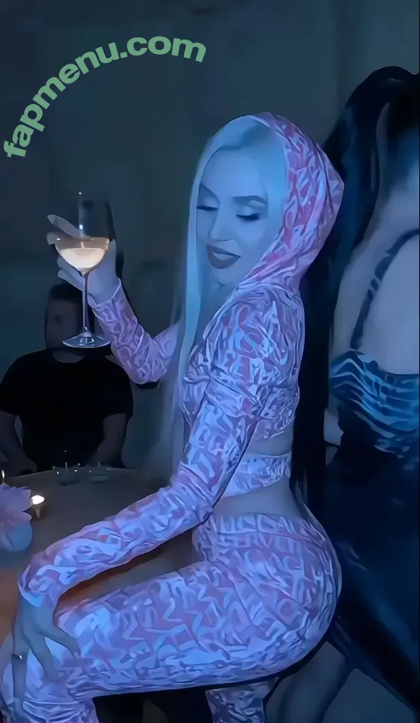 Ava Max nude photo #1986 (avamax / plharleyquinn)