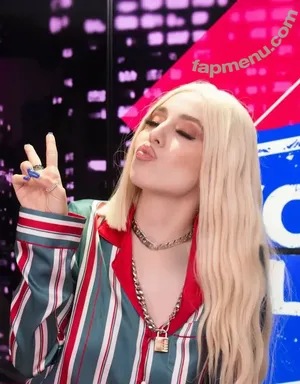 Ava Max / avamax / plharleyquinn nude photo #2050