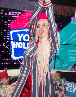 Ava Max / avamax / plharleyquinn nude photo #2053