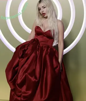 Ava Max / avamax / plharleyquinn nude photo #2115