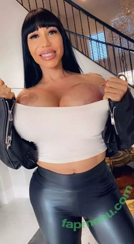 avadevine nude photo #0003 (theoneandonlyavadevine)