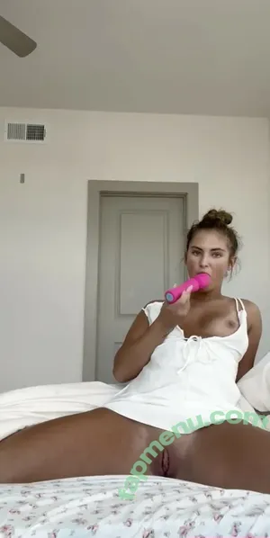 Averybennett / avaawest / averybennett0 / averyywest nude photo #0012