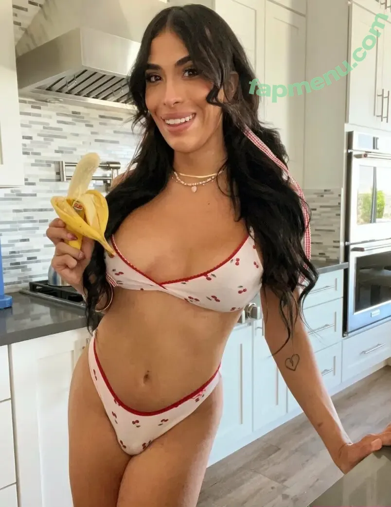 averylustx nude photo #0073 (averylustx)