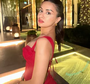 Avneet Kaur / avneetkaur_13 nude photo #0036