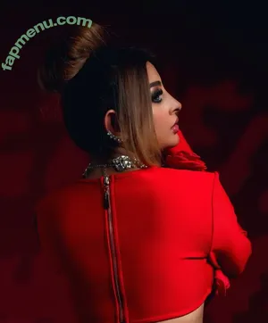 Avneet Kaur / avneetkaur_13 nude photo #0110
