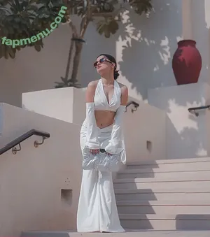 Avneet Kaur / avneetkaur_13 nude photo #0115