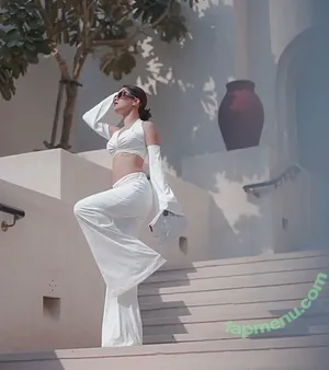 Avneet Kaur / avneetkaur_13 nude photo #0117