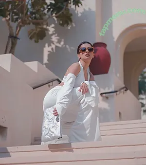 Avneet Kaur / avneetkaur_13 nude photo #0118