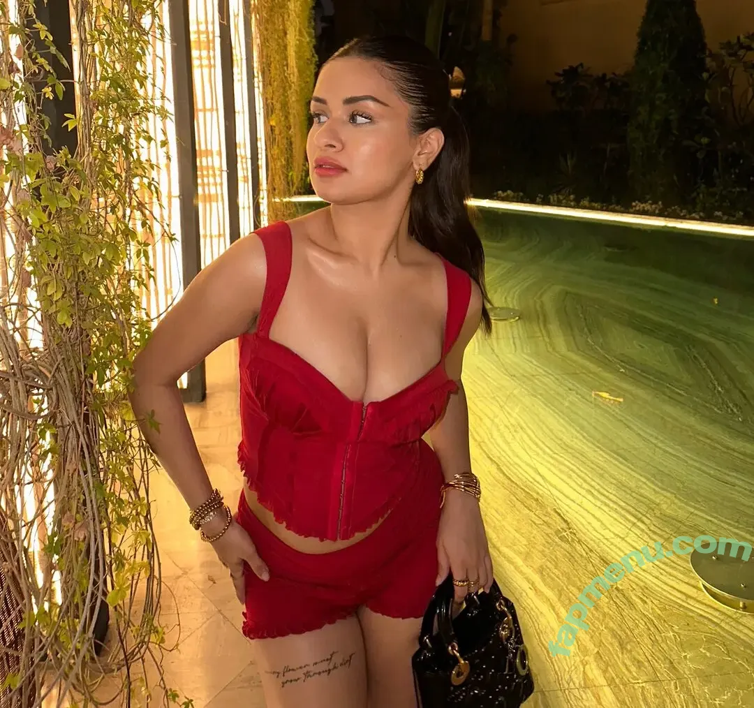 Avneet Kaur nude photo #0037 (avneetkaur_13)
