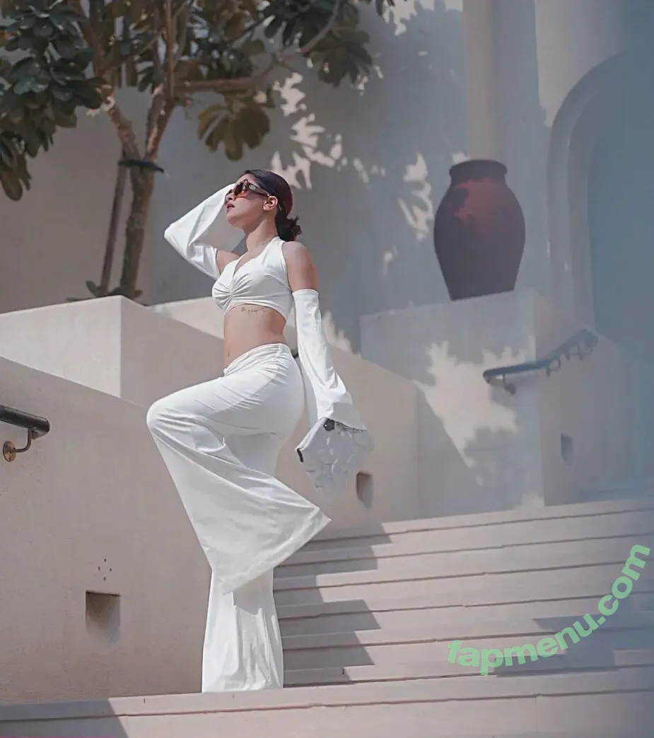 Avneet Kaur nude photo #0117 (avneetkaur_13)