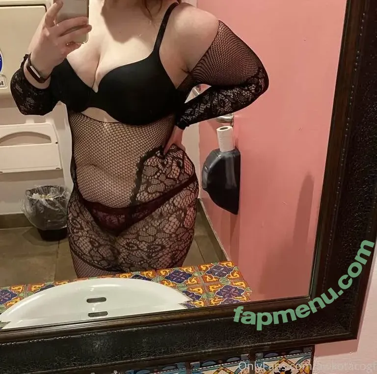 awkotacogf nude photo #0087 (emyalupei)