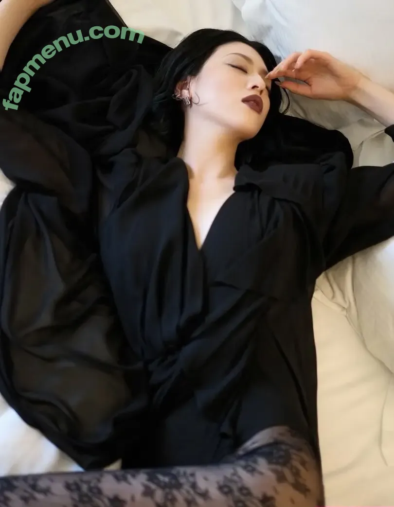 Ayaka Miyoshi nude photo #0710 (miyoshi.aa)