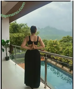 Ayesha Khan / ayeshaakhan_official nude photo #0098