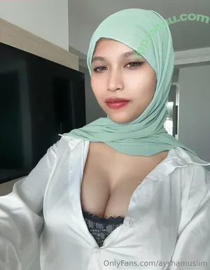 ayshamuslim / aysha.muslim nude photo #0008