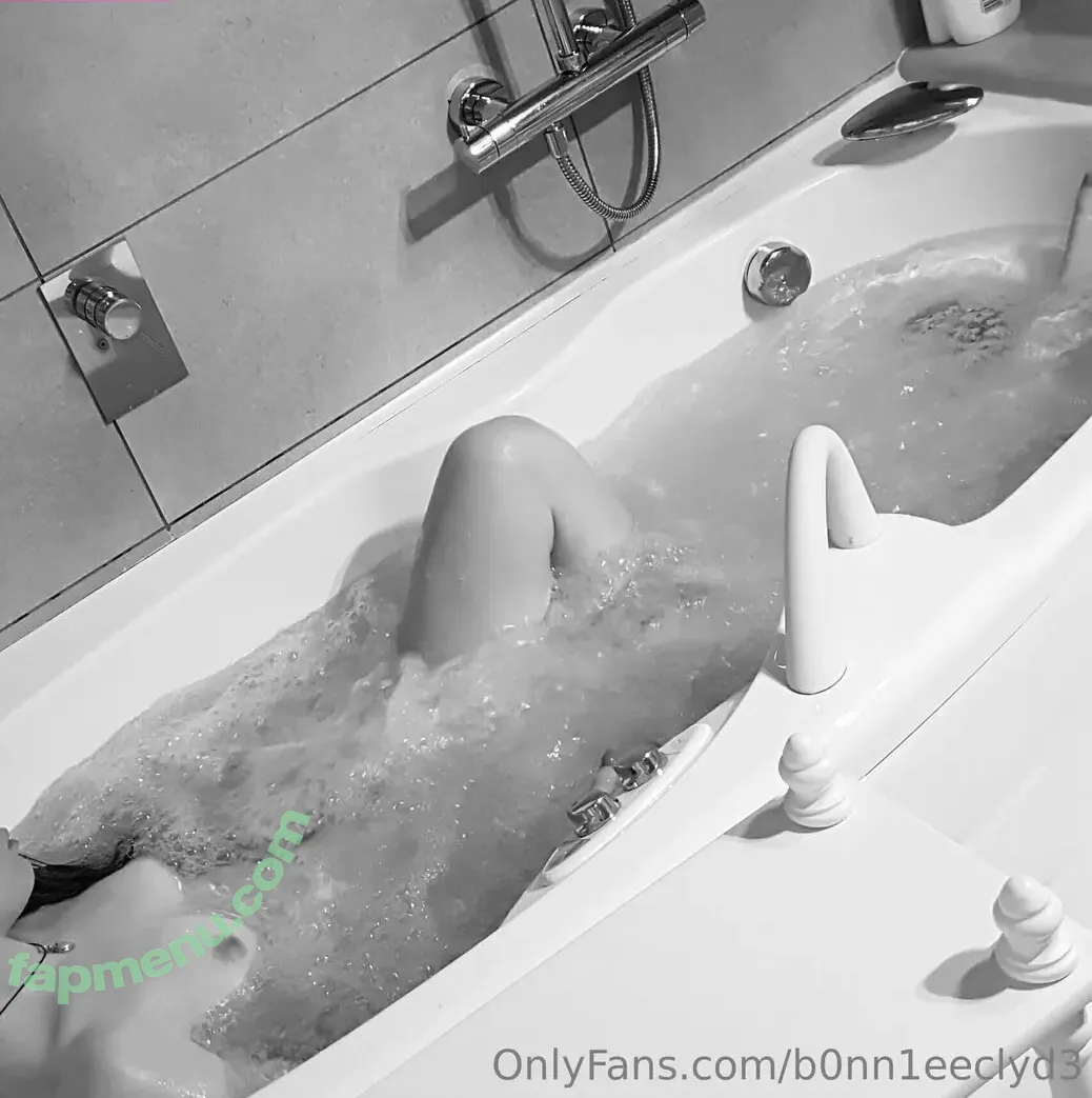 b0nn1eeclyd3 nude photo #0012 (b0nn1eeclyd3)