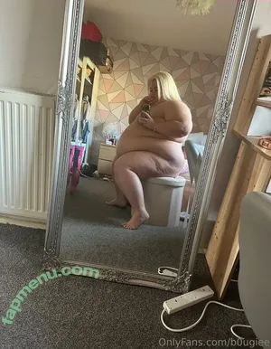 b0ugiee / bougiiee nude photo #0019