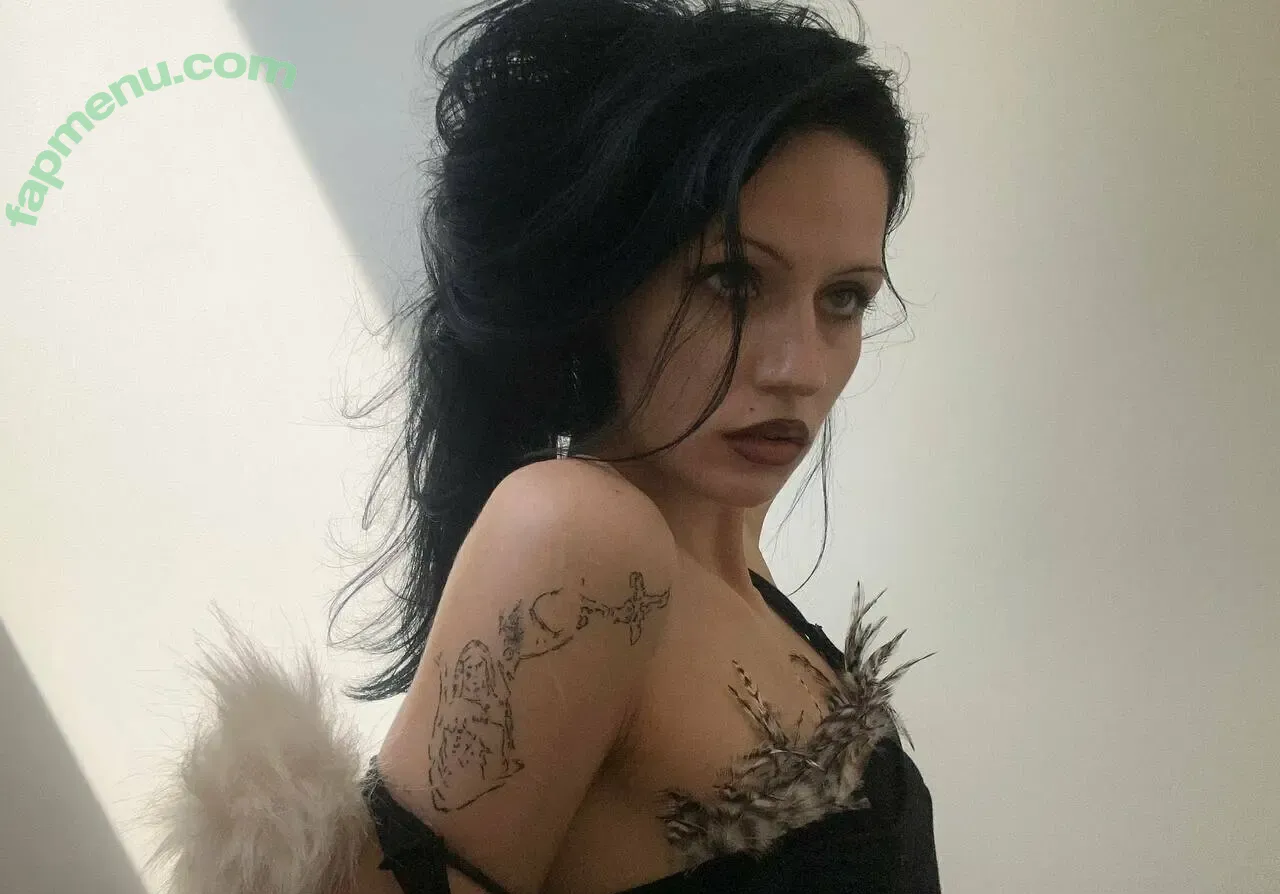 babemarievee nude photo #0015 (babemarievee)
