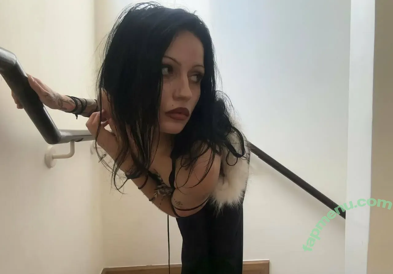 babemarievee nude photo #0016 (babemarievee)