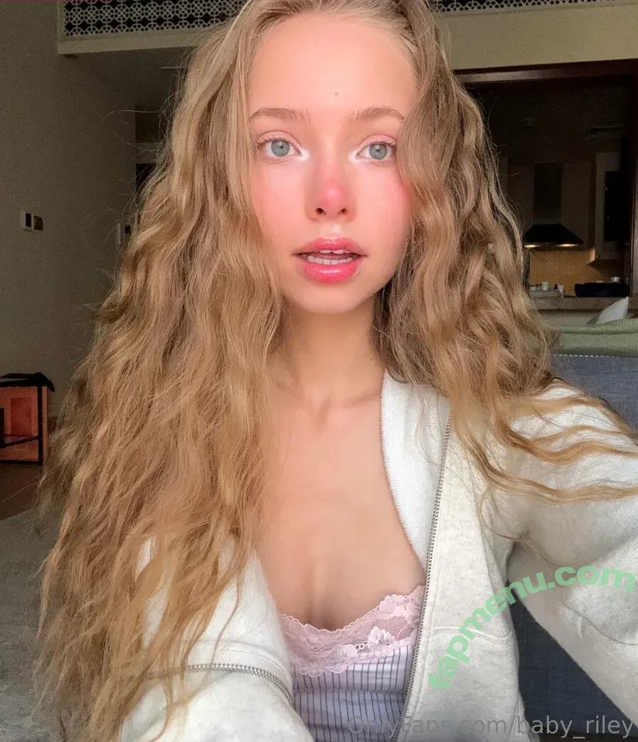 Baby Riley nude photo #0255 (baby_riley / babyrileey / sweet_riley)